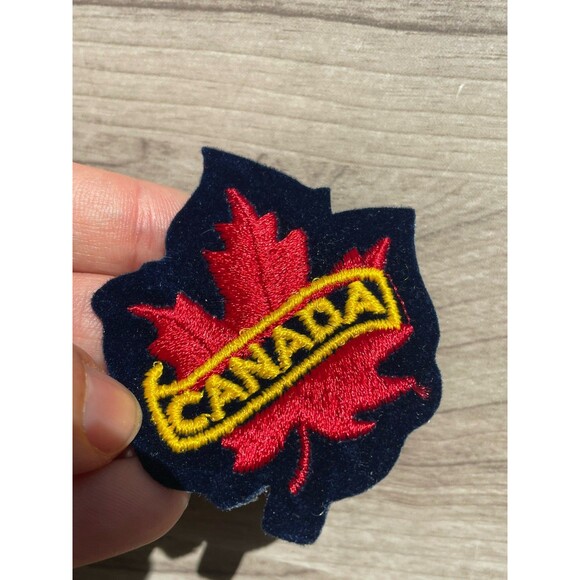 Canadian Patch Lot  Of 4 Iron On Alberta Banff Embroidered Maple Leaf Vintage - Picture 6 of 7